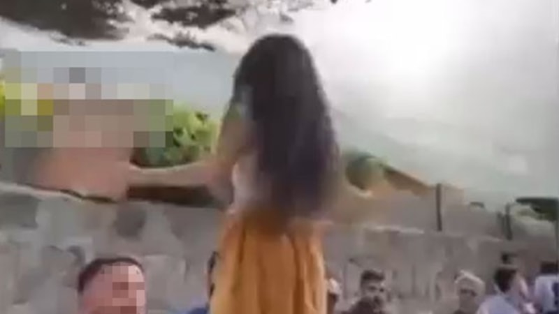 Kayseri'de bir grup küçük kızı alkol masasında oynattı