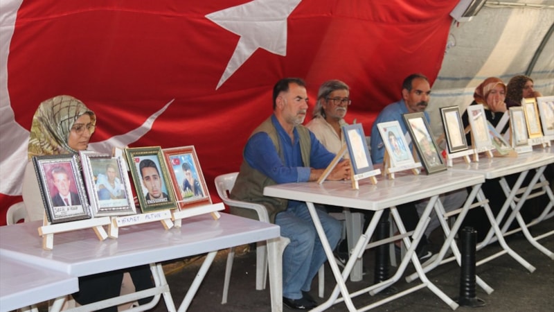 Diyarbakır anneleri bin 370 gündür evlat nöbetinde