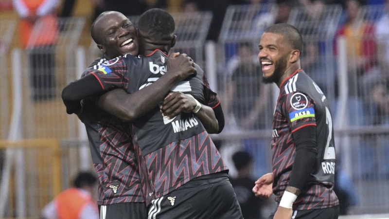 Beşiktaş ile Trabzonspor rakiplerini rahat geçti