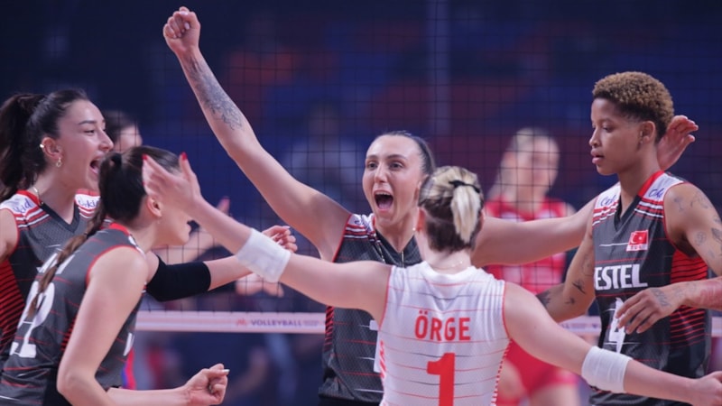 Filenin Sultanları, İtalya'yı set vermeden yendi