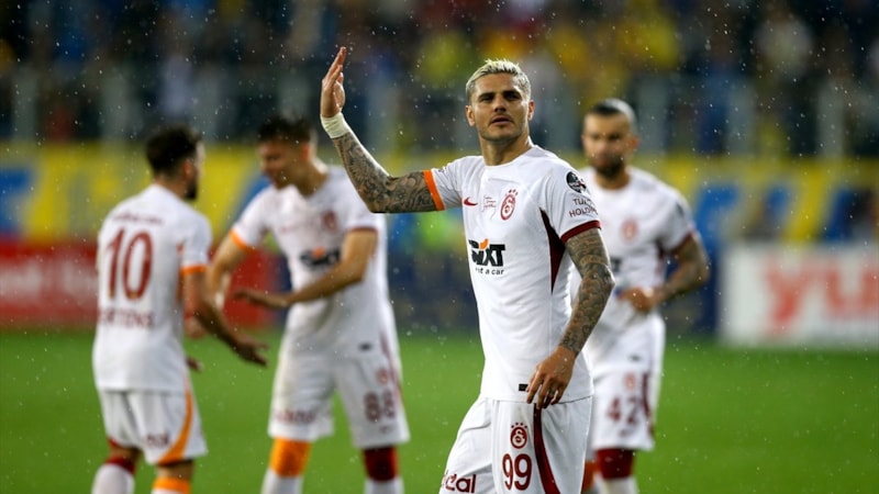 Mauro Icardi'den askeri üniformalı paylaşım