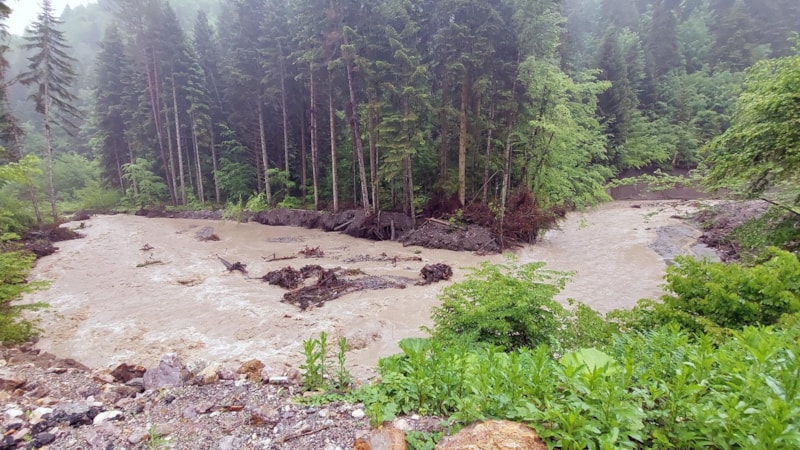 Bolu'da sağanak: Dereler taştı, Abant yolunda göçükler oluştu