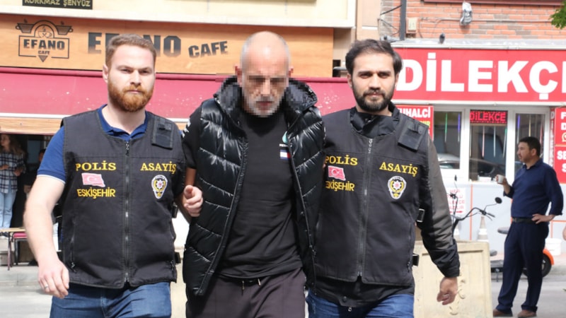 Eskişehir'de evine gittiği arkadaşını döverek öldürdü
