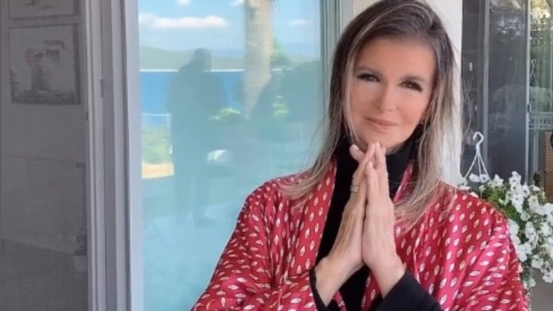 Filiz Akın'dan hayranlarını üzen paylaşım