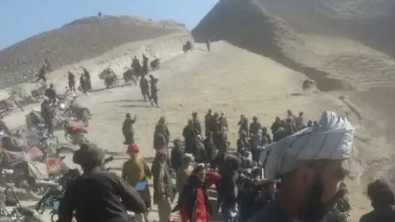 Afganistan’da minibüs şarampole yuvarlandı: 24 ölü