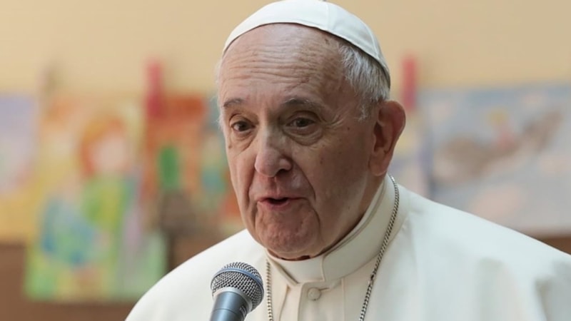 Papa Francis ameliyat oldu