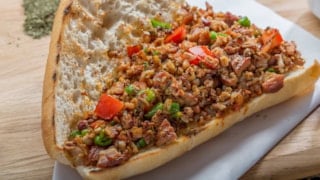 Yunanistan bu kez de kokoreci sahiplendi: Kokoretsi adıyla pazarladılar