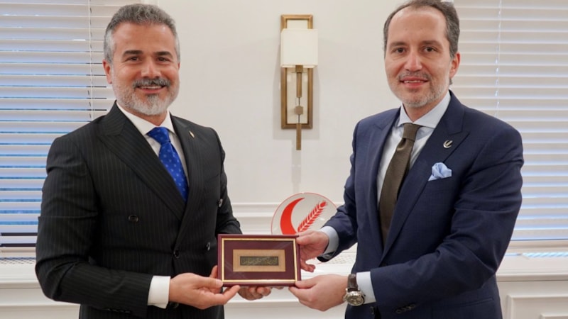 AK Parti'den ayrılan Suat Kılıç, YRP'ye geçti