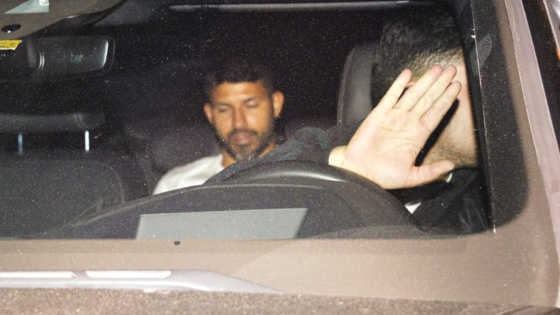 Taksi bulamayan Sergio Agüero'ya Gökhan Gönül yardımcı oldu