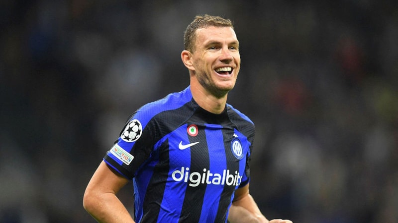 Edin Dzeko'dan Fenerbahçe'ye ret: Fikrini maaş değiştirebilir