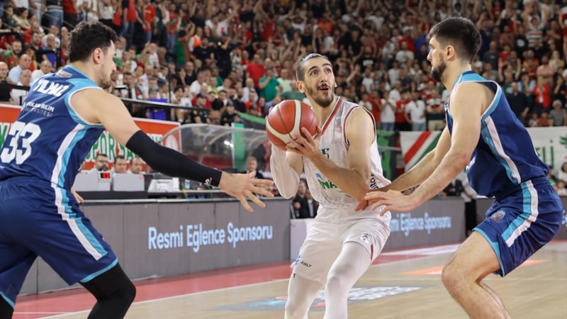 Türk Telekom'u eleyen Karşıyaka finale yükseldi