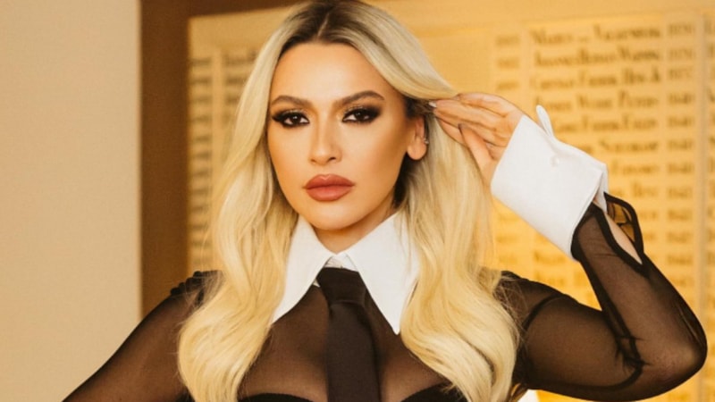 İç çamaşırsız dans eden Hadise'den yeni paylaşım