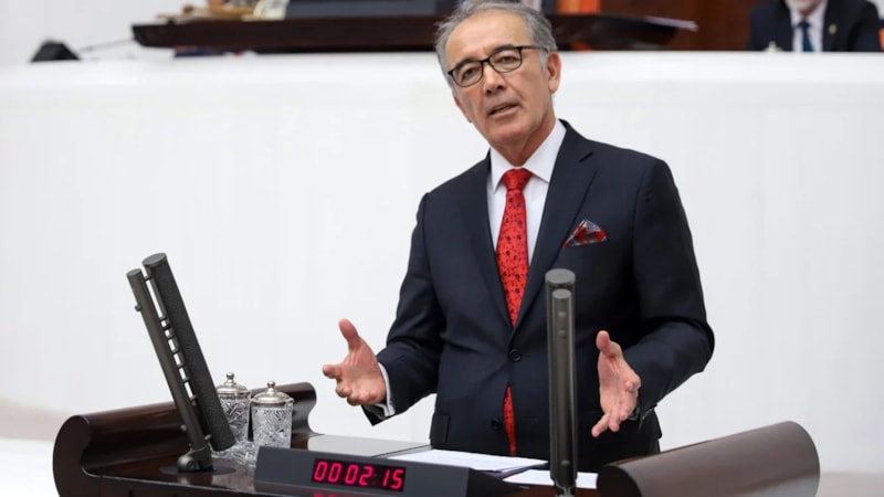 Ahat Andican, İyi Parti'den istifa etti