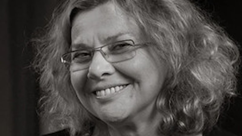 Ayşe Sarısayın'dan sıralaması karışık bir hayat sözlüğü