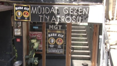 Müjdat Gezen, Kadıköy’deki tiyatro binasını satılığa çıkardı