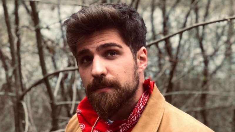 Berker Güven 16 yaş büyük sevgilisi Nihal Yalçın'la Londra'ya gitti