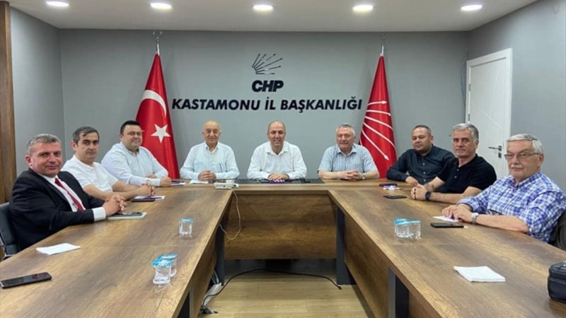 CHP'nin 9 il başkanından değişim çağrısı: Yenilenme kaçınılmazdır