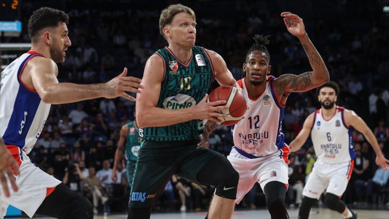 Karşıyaka'yı deviren Anadolu Efes final serisinde 1-0 öne geçti