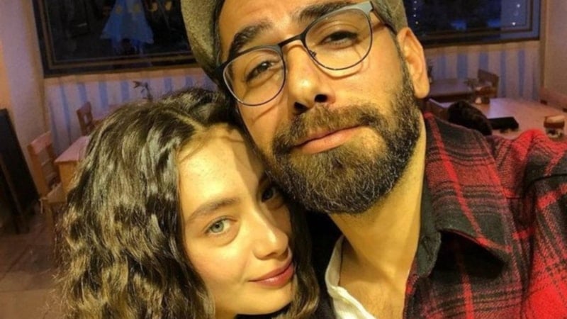 Neslihan Atagül,  Kadir Doğulu'ya poz verdi