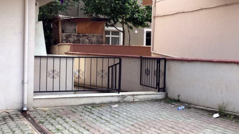 Kocaeli'de lise önünde karne sonrası silah sesleri yükseldi