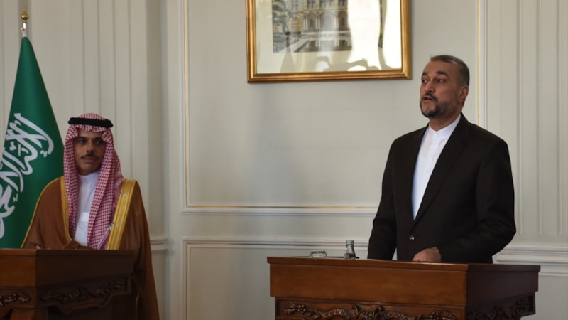 İran ve Suudi Arabistan arasında 7 yıl sonra ilk görüşme: Bakanlar bir araya geldi