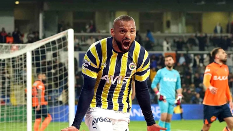 Joao Pedro'yu Internacional istiyor