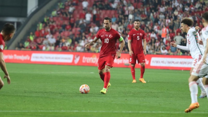 Hakan Çalhanoğlu penaltıda Galler kalecisini geçemedi