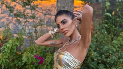 Süreyya Yalçın, eriyor