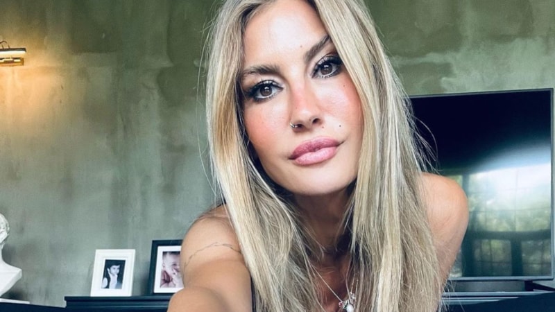 Çağla Şıkel'in paylaşımı kafa karıştırdı