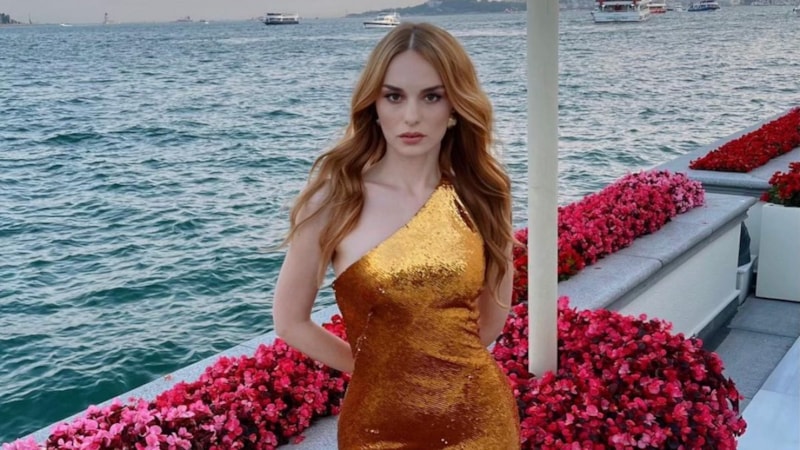 Nilperi Şahinkaya, kendisini altına benzetti