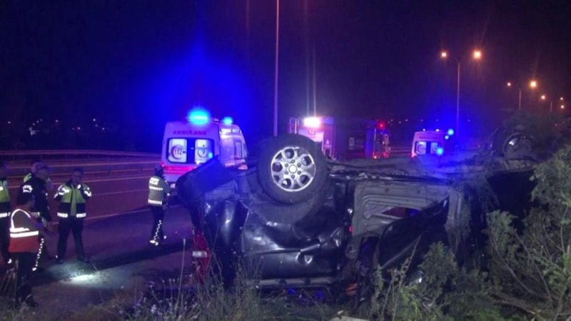 İstanbul Çatalca'da takla atan araçtaki 14 kaçak göçmen yaralandı