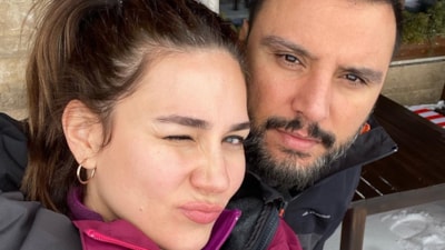 Buse Varol ve eltisi Merve Tektaş yan yana