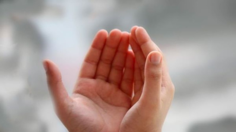 Cuma günü bu duayı dilden düşürmeyin! Ne hacetiniz varsa...