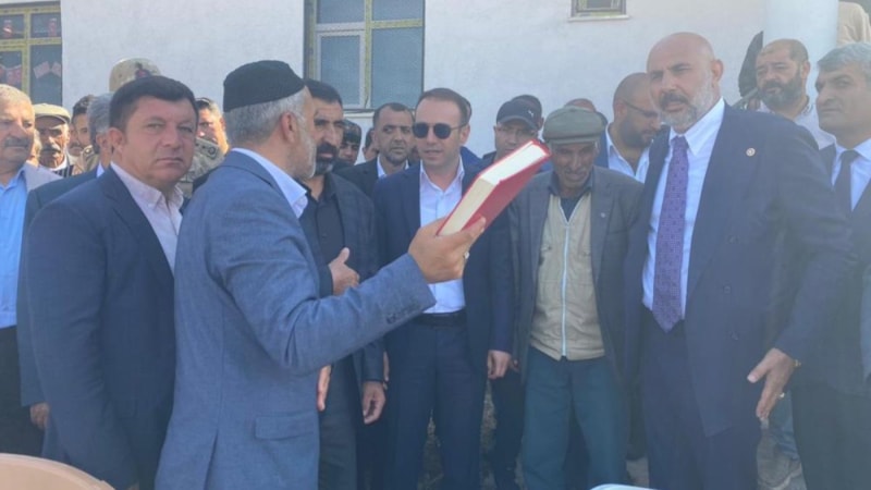 Ağrı'da kan davası, yüzlerce kişinin katıldığı törenle son buldu