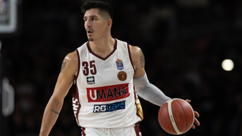 Anadolu Efes, Derek Willis'ı kadrosuna kattı