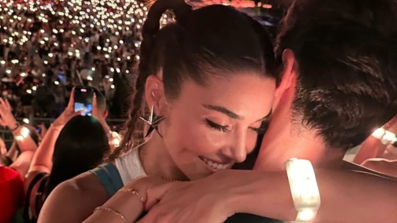 Hande Erçel - Hakan Sabancı çifti konserde