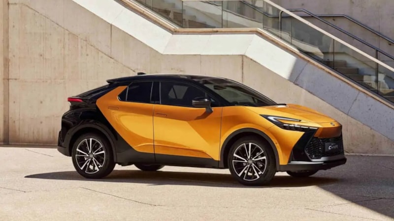 Türkiye'de üretilecek yeni nesil Toyota C-HR tanıtıldı