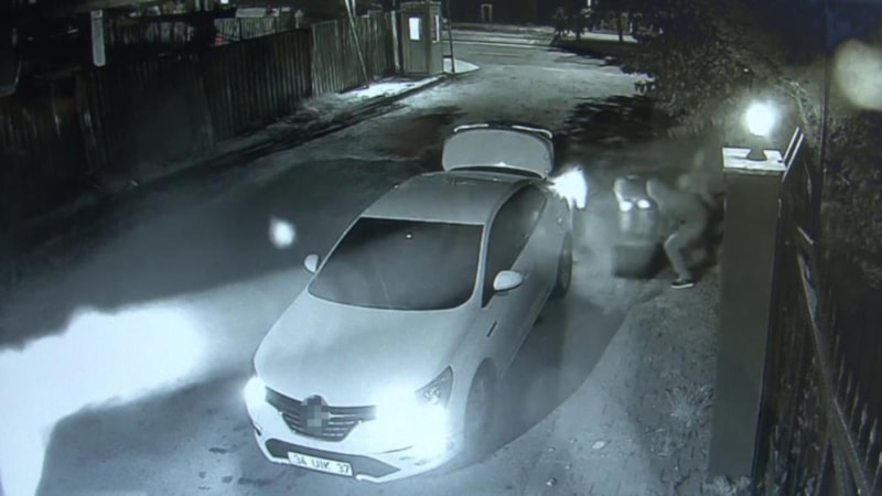 İstanbul'da silahlı maskeli soygun: 20 milyon lirayla kayıplara karıştılar