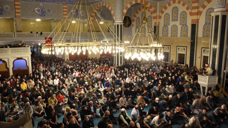 İzmir bayram namazı saat kaçta? İzmir bayram namazı vakti..