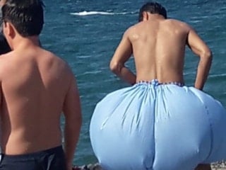 Büyükada'da naylon poşetle denize girdiler