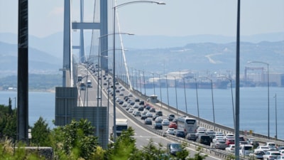 Osmangazi Köprüsü'nden geçen araç sayısında rekor