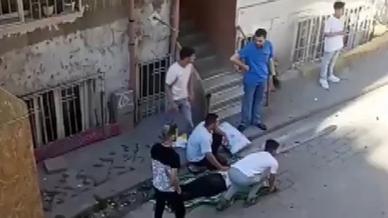 Zeytinburnu'nda akraba kavgası: Sosyal medya için bıçakladı