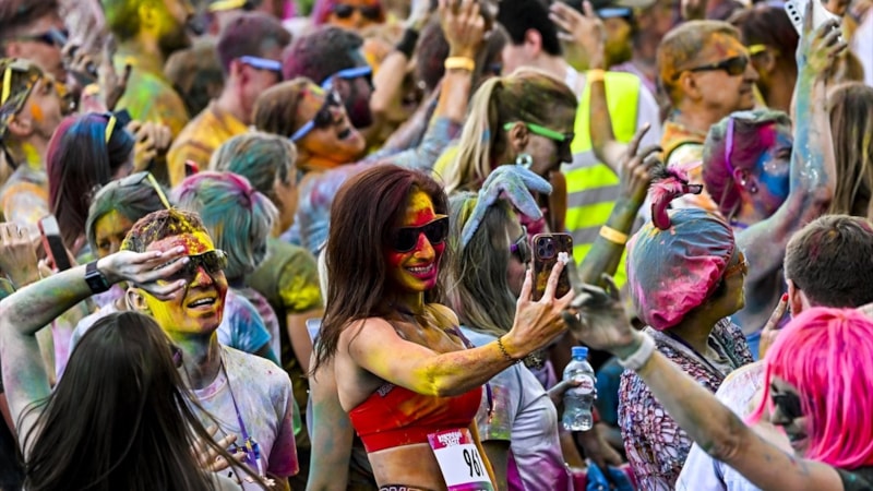 Moskova'da Colourful Run Festivali düzenlendi