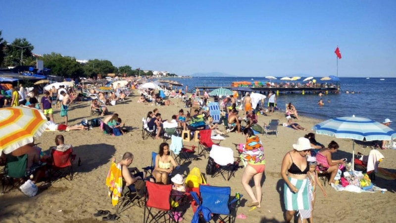 Tekirdağ'ın tatil beldesi Şarköy'ün nüfusu bayram süresince 10 kat arttı