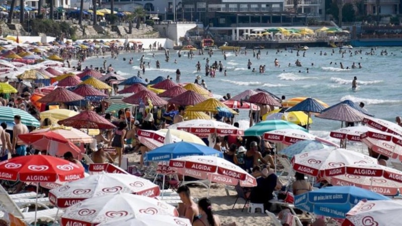Bayram tatilinde Kuşadası'na 2 milyon turist geldi