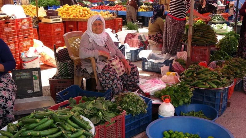 Uşak'ta yaşanan sel felaketi pazar fiyatlarını etkiledi