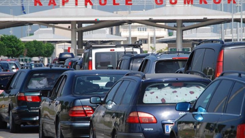 Ticaret Bakanlığı gümrük kapılarından 1 milyon 126 bin 761 yolcu geçtiğini açıkladı