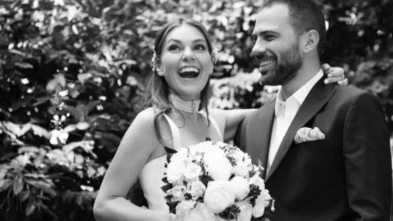 Aslı Enver anne oldu