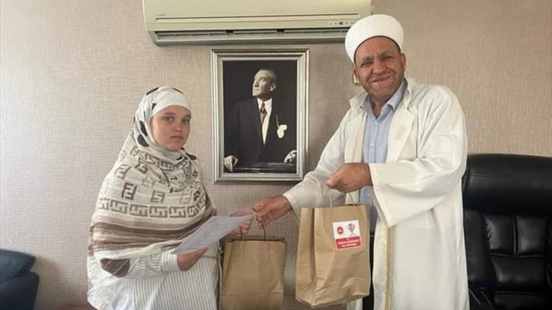 Antalya'da Rus kadın Müslüman oldu