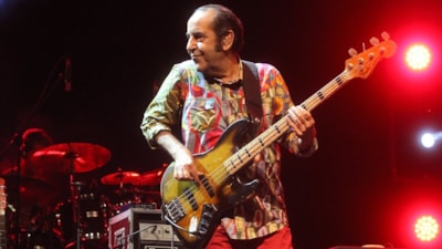 Özkan Uğur hayatını kaybetti